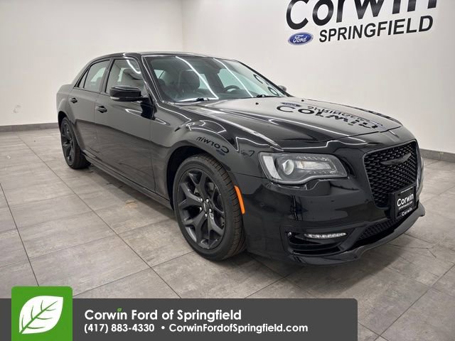 Used 2022 Chrysler 300 Touring L image 6