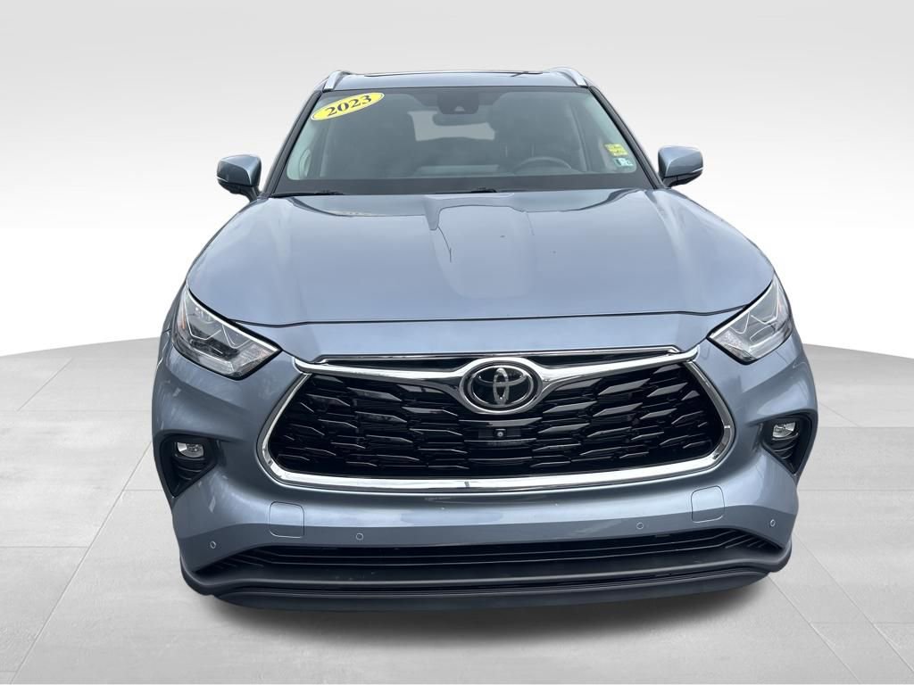 Used 2023 Toyota Highlander Limited image 9