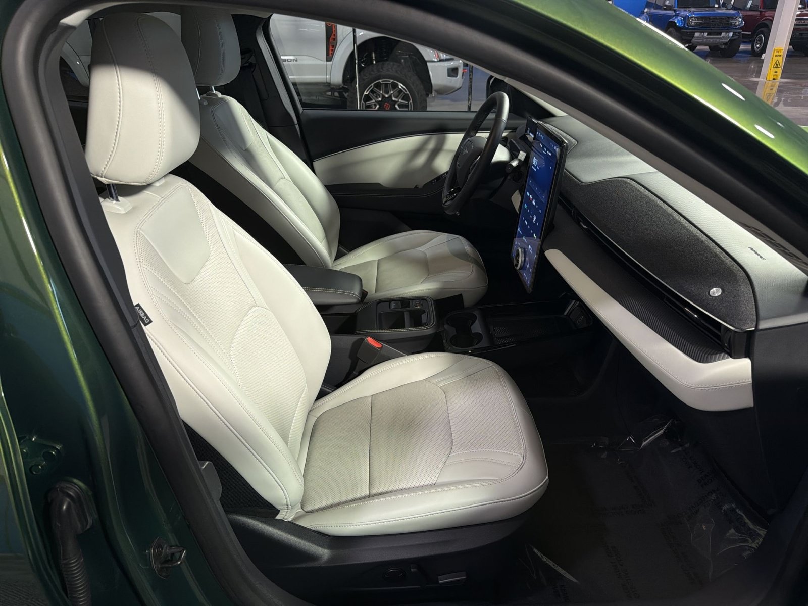 Used 2025 Ford Mustang Mach-E Premium AWD/4WD image 24