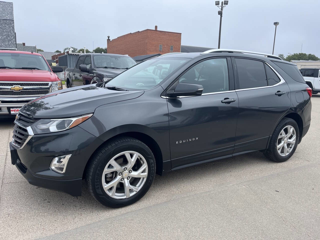 Used 2018 Chevrolet Equinox LT image 1