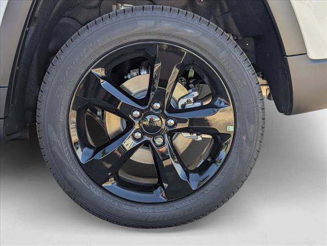 New 2025 Jeep Grand Cherokee Limited w/ Black Appearance Package RWD image 27
