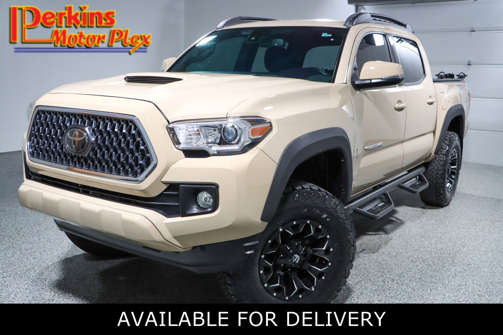 Used 2019 Toyota Tacoma TRD Sport image 1