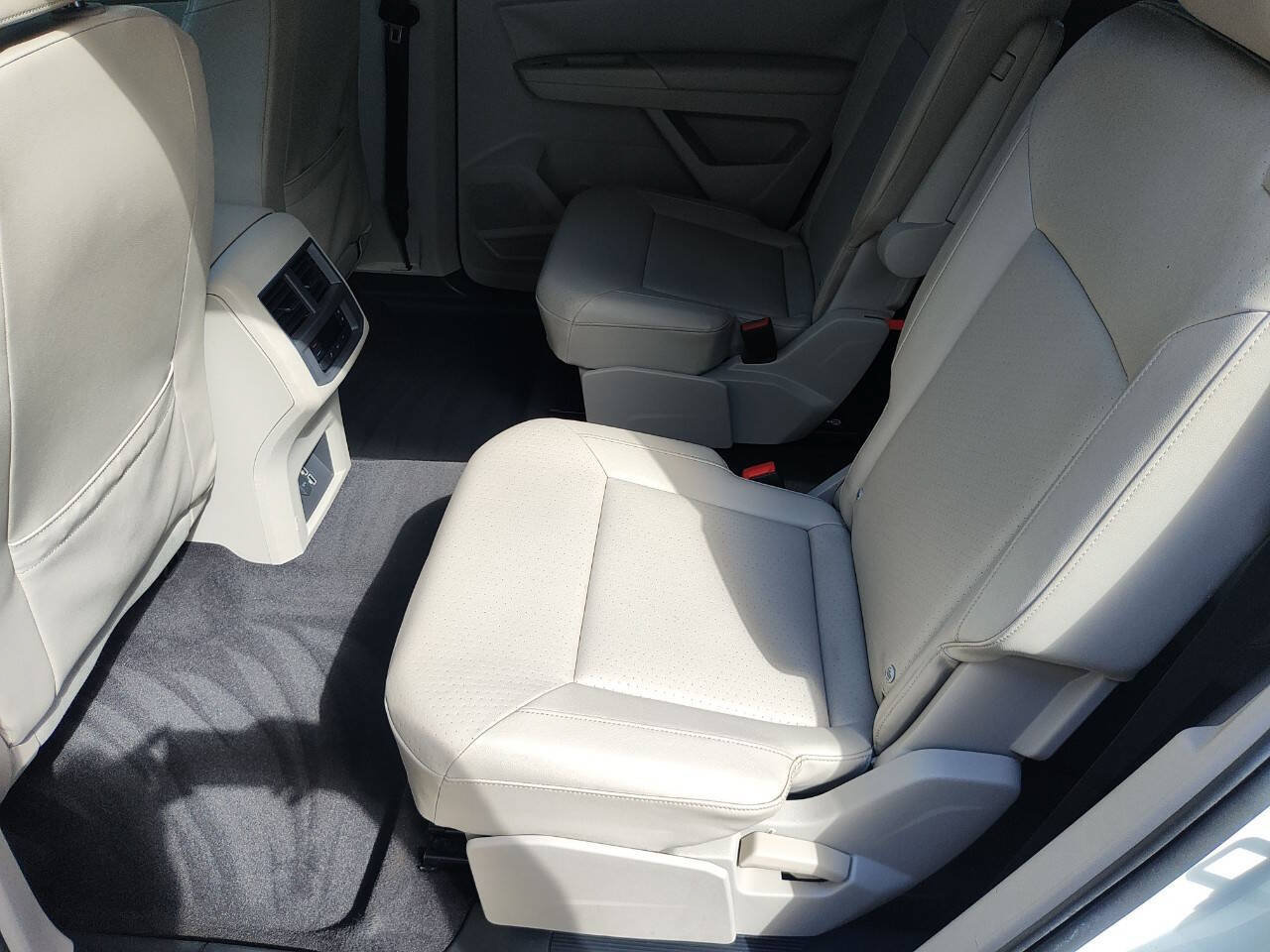 Used 2018 Volkswagen Atlas SE FWD image 26