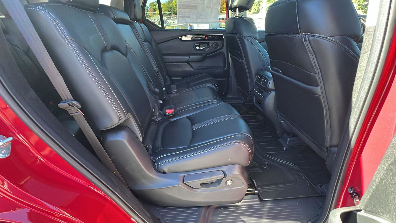 New 2025 Honda Pilot Touring image 15