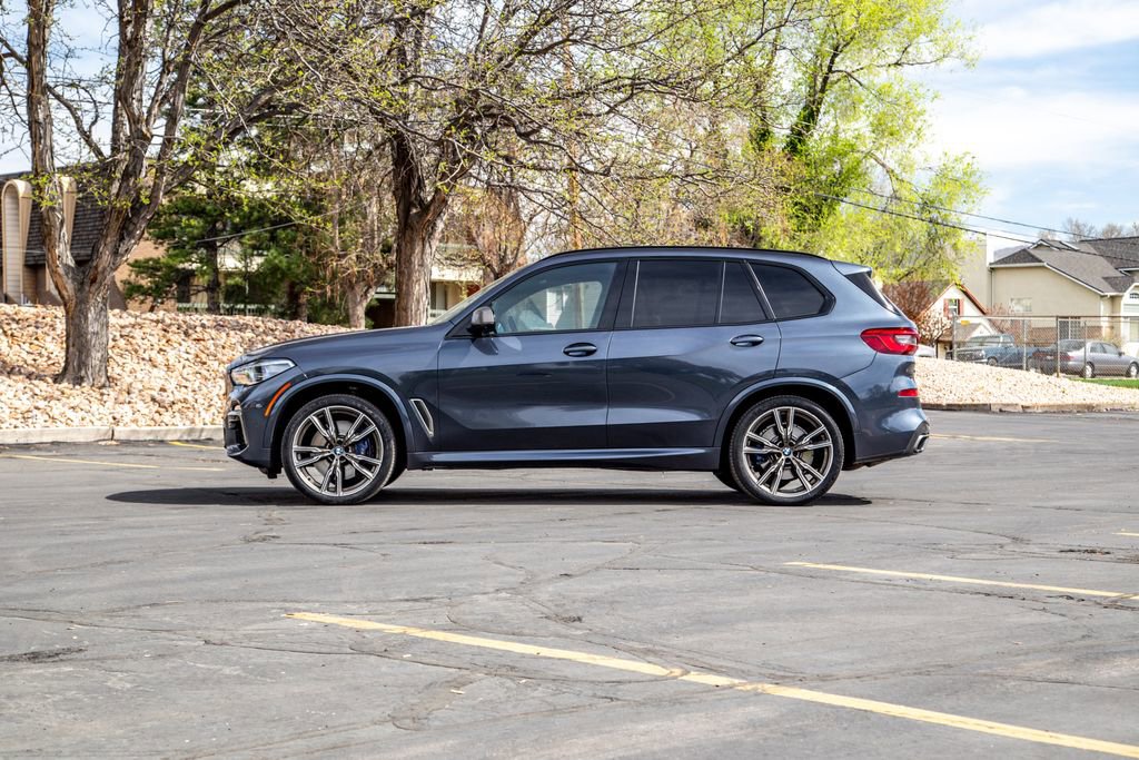 Used 2020 BMW X5 M50i image 2