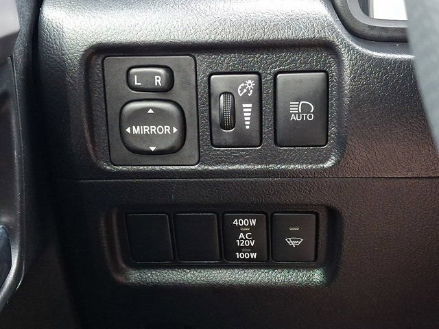 Used 2022 Toyota 4Runner SR5 Premium w/ Moonroof Package RWD image 31