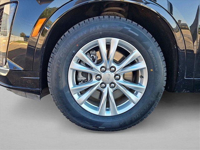 Used 2024 Cadillac XT6 Luxury w/ LPO, Floor Liner Package FWD image 26