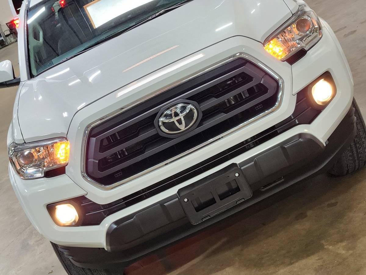 Used 2022 Toyota Tacoma SR5 RWD image 19
