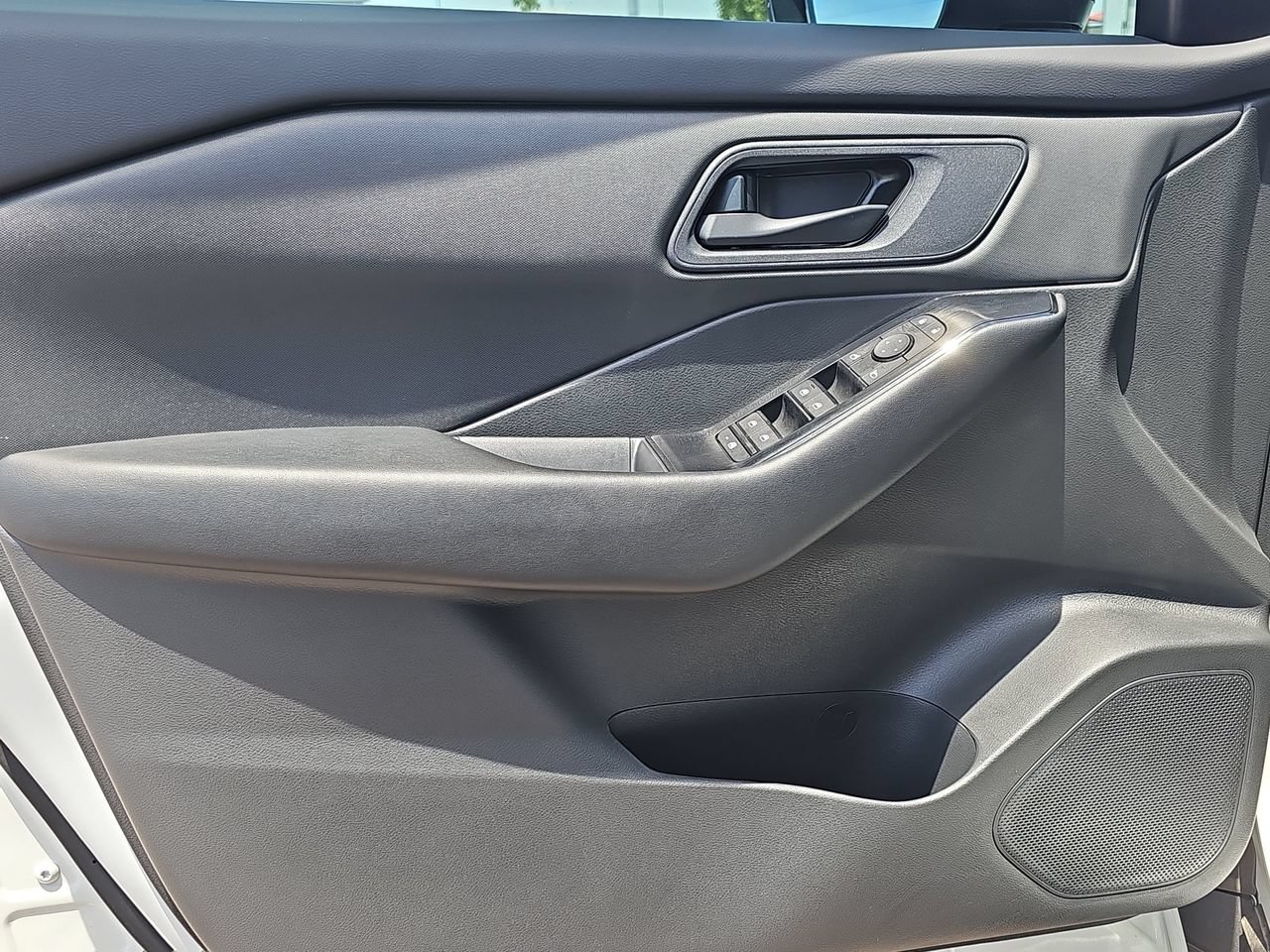 Certified 2024 Nissan Rogue S FWD image 25