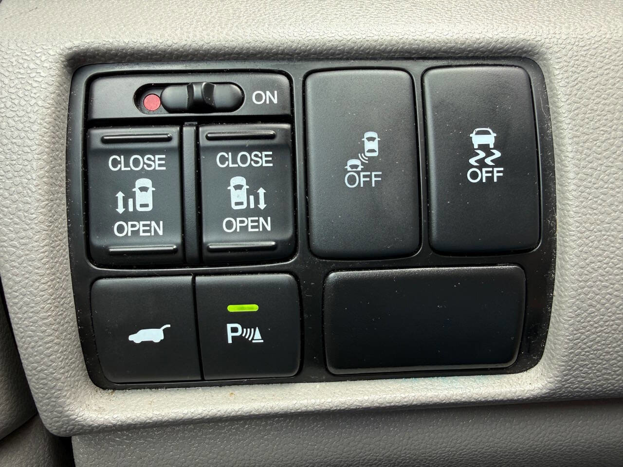 Used 2013 Honda Odyssey Touring Elite image 25