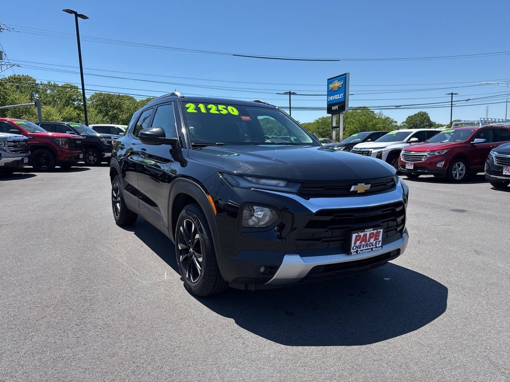 Used 2023 Chevrolet TrailBlazer LT FWD image 2