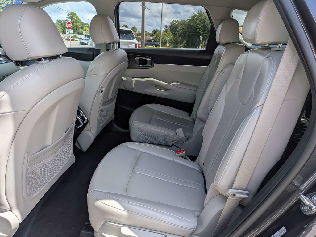 Used 2023 Kia Sorento EX FWD image 21