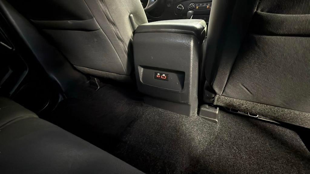 Used 2022 Nissan Frontier SV image 29