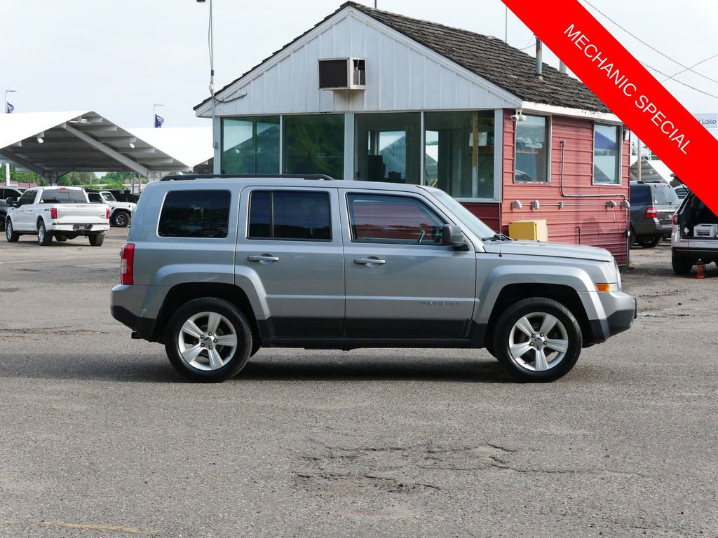 Used 2015 Jeep Patriot Latitude w/ Sun/Sound Group AWD/4WD image 2