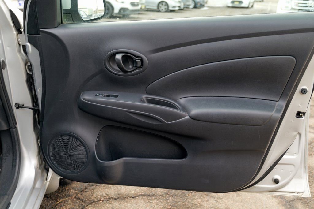 Used 2012 Nissan Versa SV w/ Convenience Pkg FWD image 31