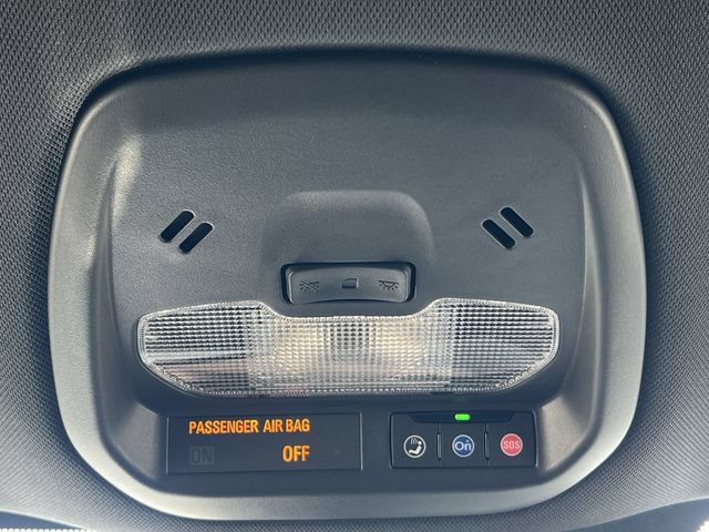 Used 2025 Chevrolet Trax RS w/ Driver Confidence Package FWD image 29