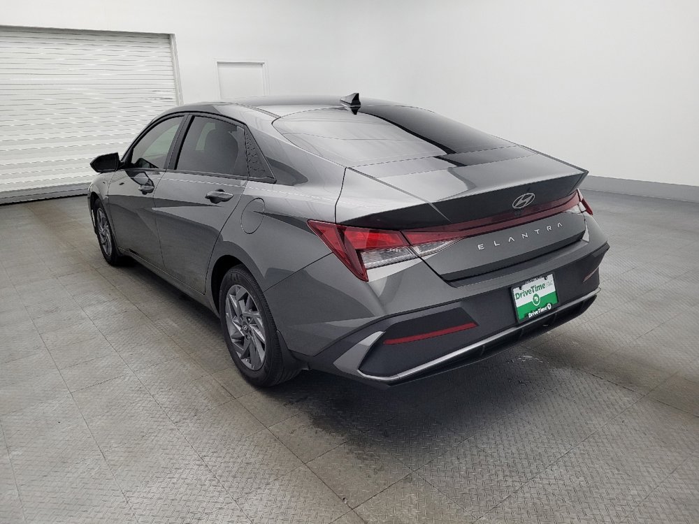 Used 2024 Hyundai Elantra SEL image 5