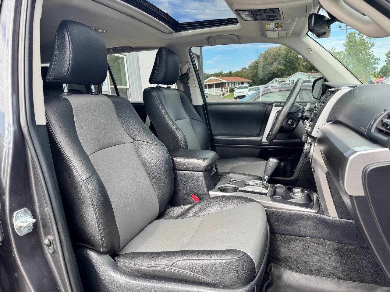 Used 2021 Toyota 4Runner SR5 Premium w/ Moonroof Package AWD/4WD image 12