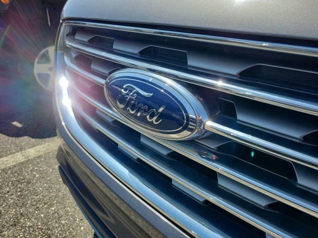 Used 2022 Ford Edge Titanium AWD/4WD image 11