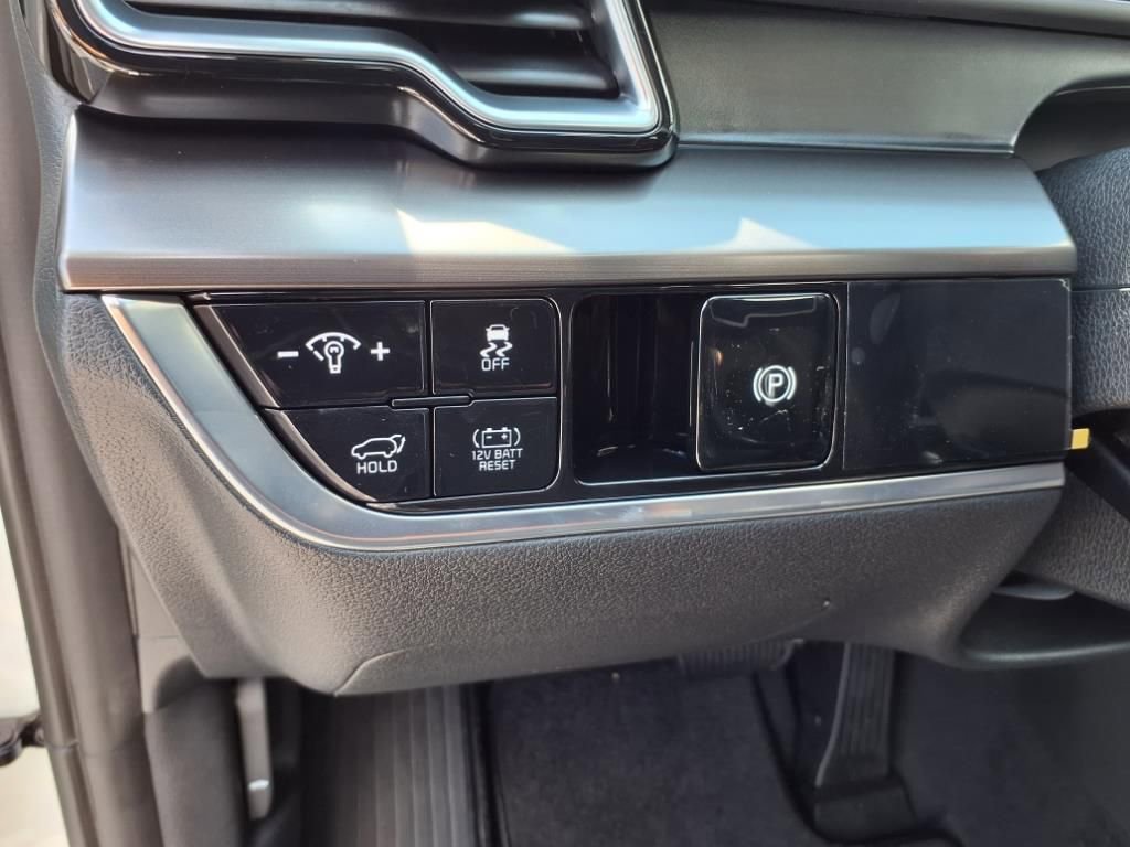 New 2025 Kia Sportage EX w/ EX Premium Package image 17