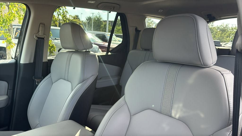 Certified 2025 Honda Pilot Touring image 12