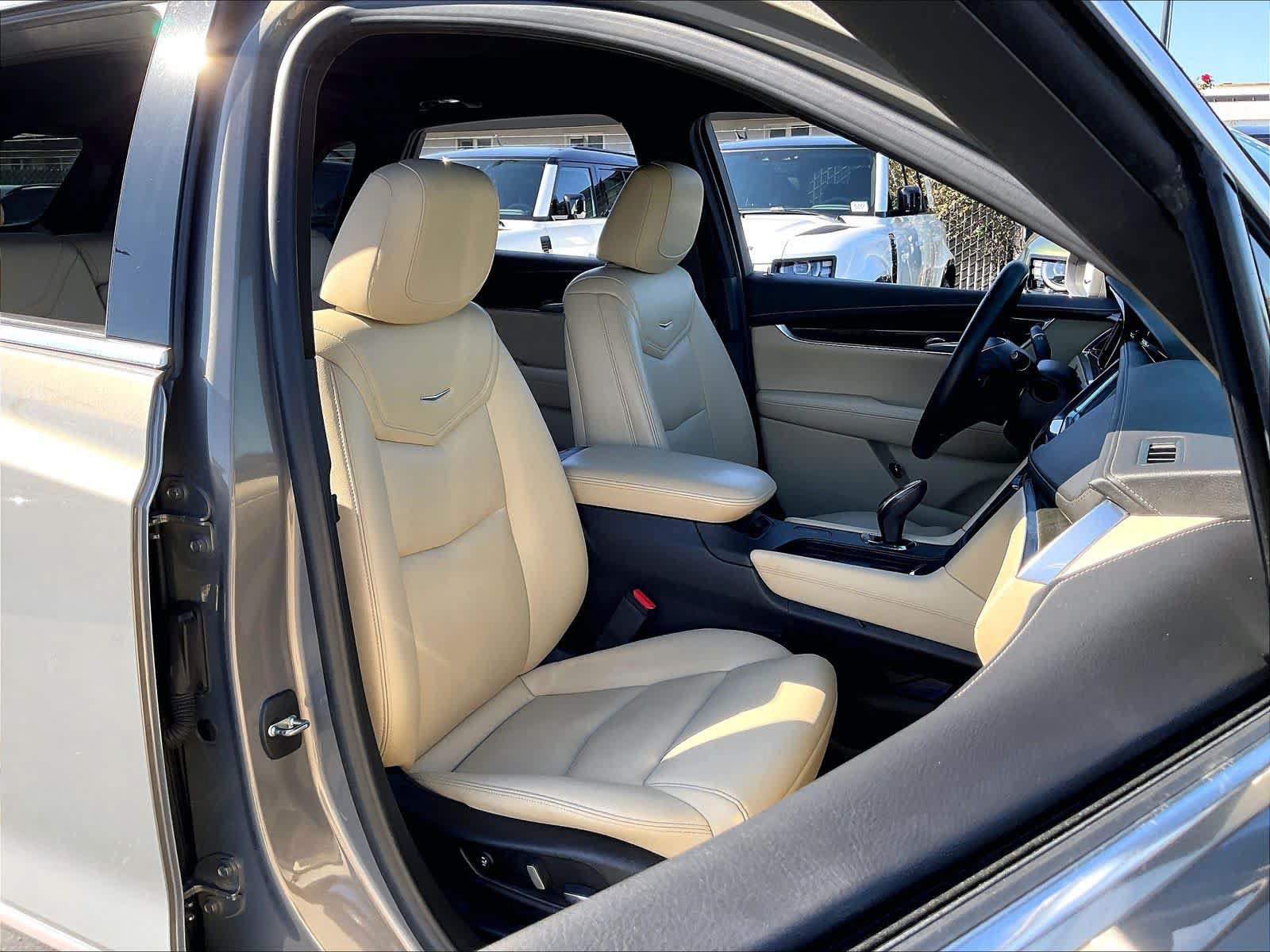 Used 2019 Cadillac XT5 FWD image 10