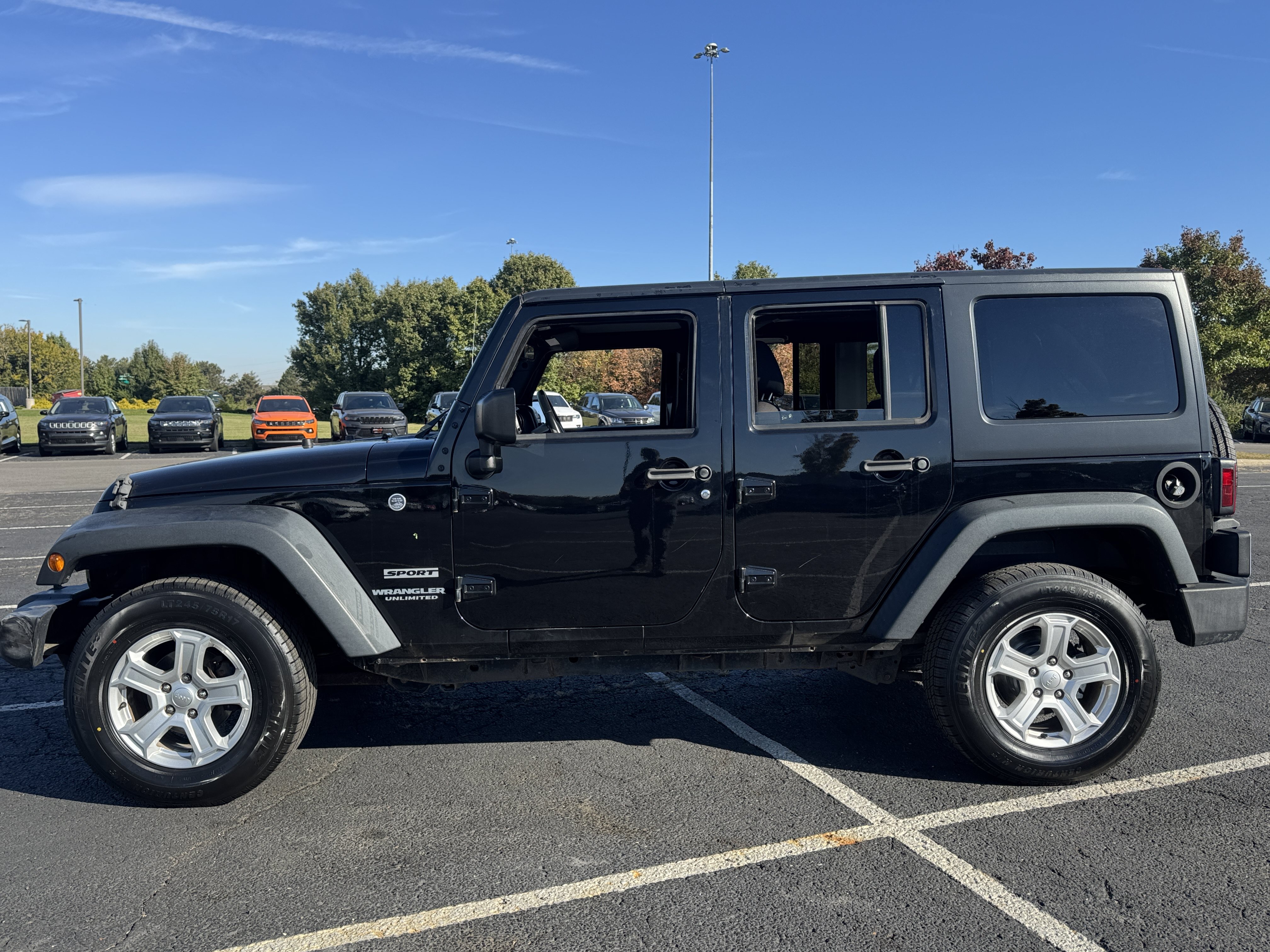 Used 2017 Jeep Wrangler Unlimited Sport w/ Quick Order Package 24S AWD/4WD image 7