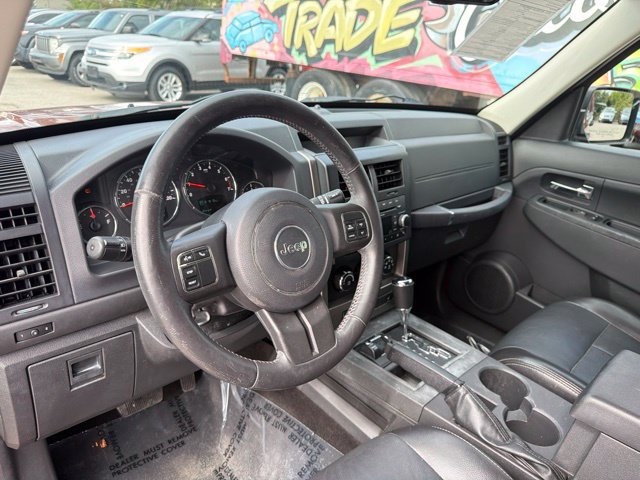 Used 2012 Jeep Liberty Sport AWD/4WD image 9