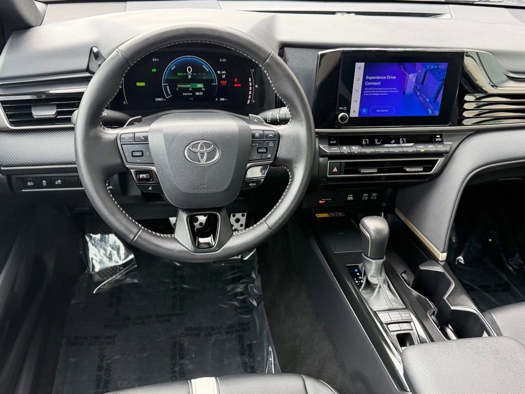 Used 2025 Toyota Camry SE FWD image 15