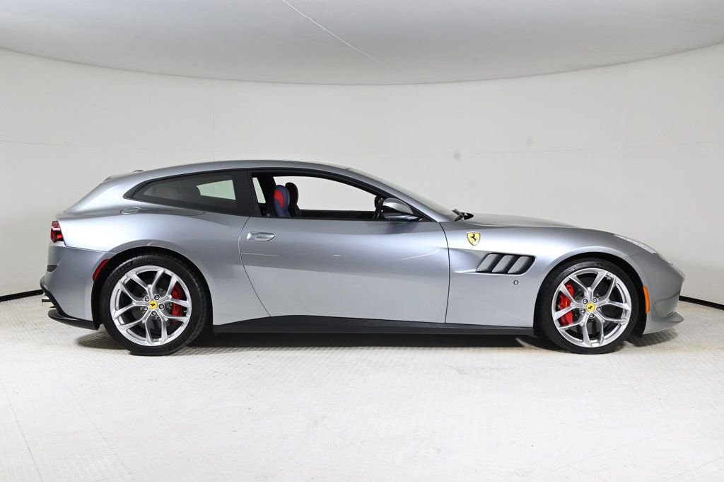 Used 2018 Ferrari GTC4Lusso T image 10