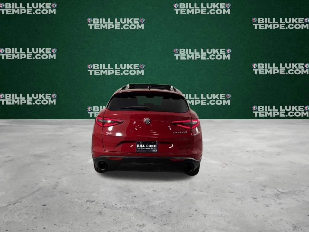 Used 2023 Alfa Romeo Stelvio Sprint image 8
