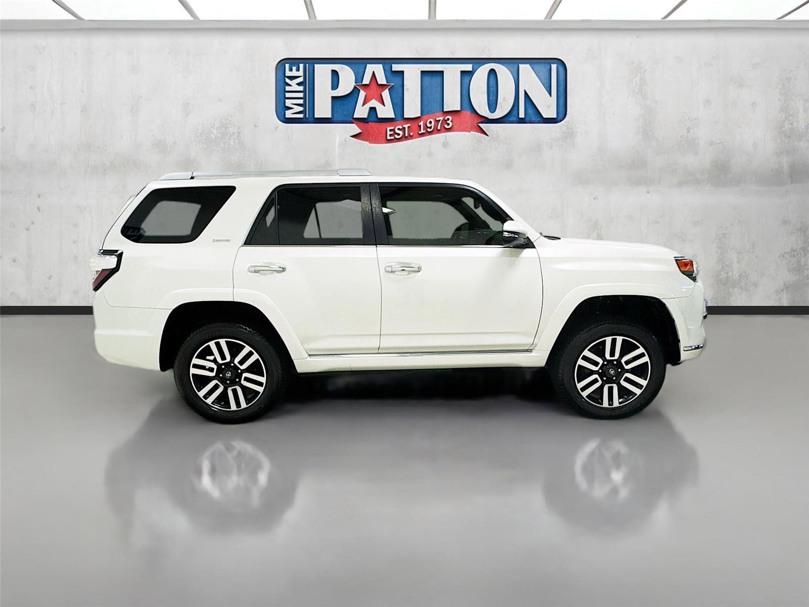Used 2018 Toyota 4Runner Limited image 8