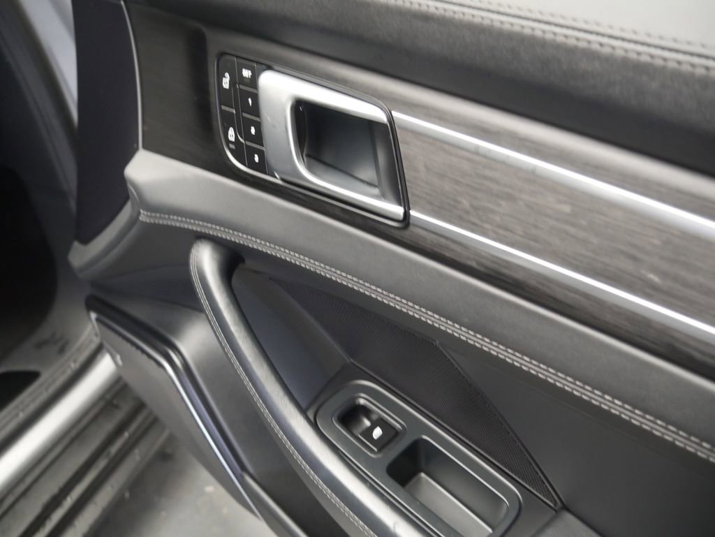 Certified 2022 Porsche Panamera GTS image 22