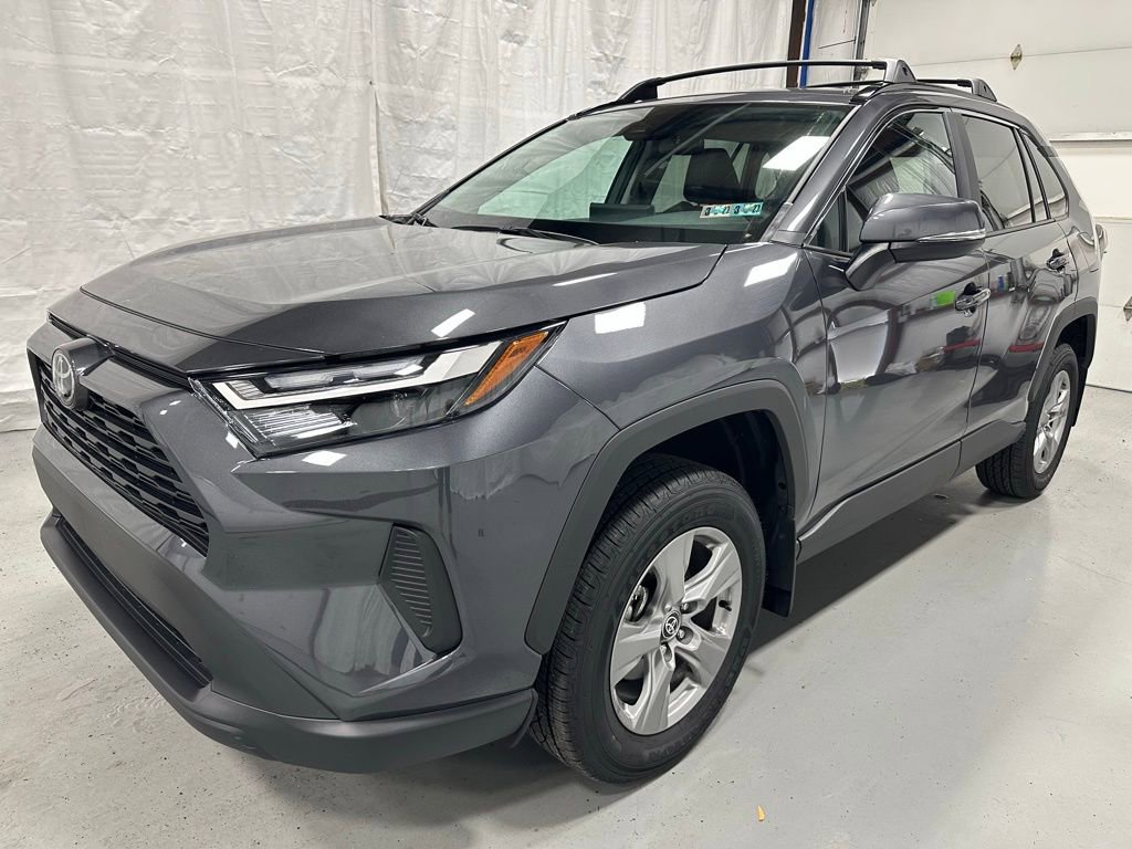 Used 2025 Toyota RAV4 XLE image 3