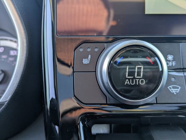 Used 2023 Toyota Highlander XLE image 25