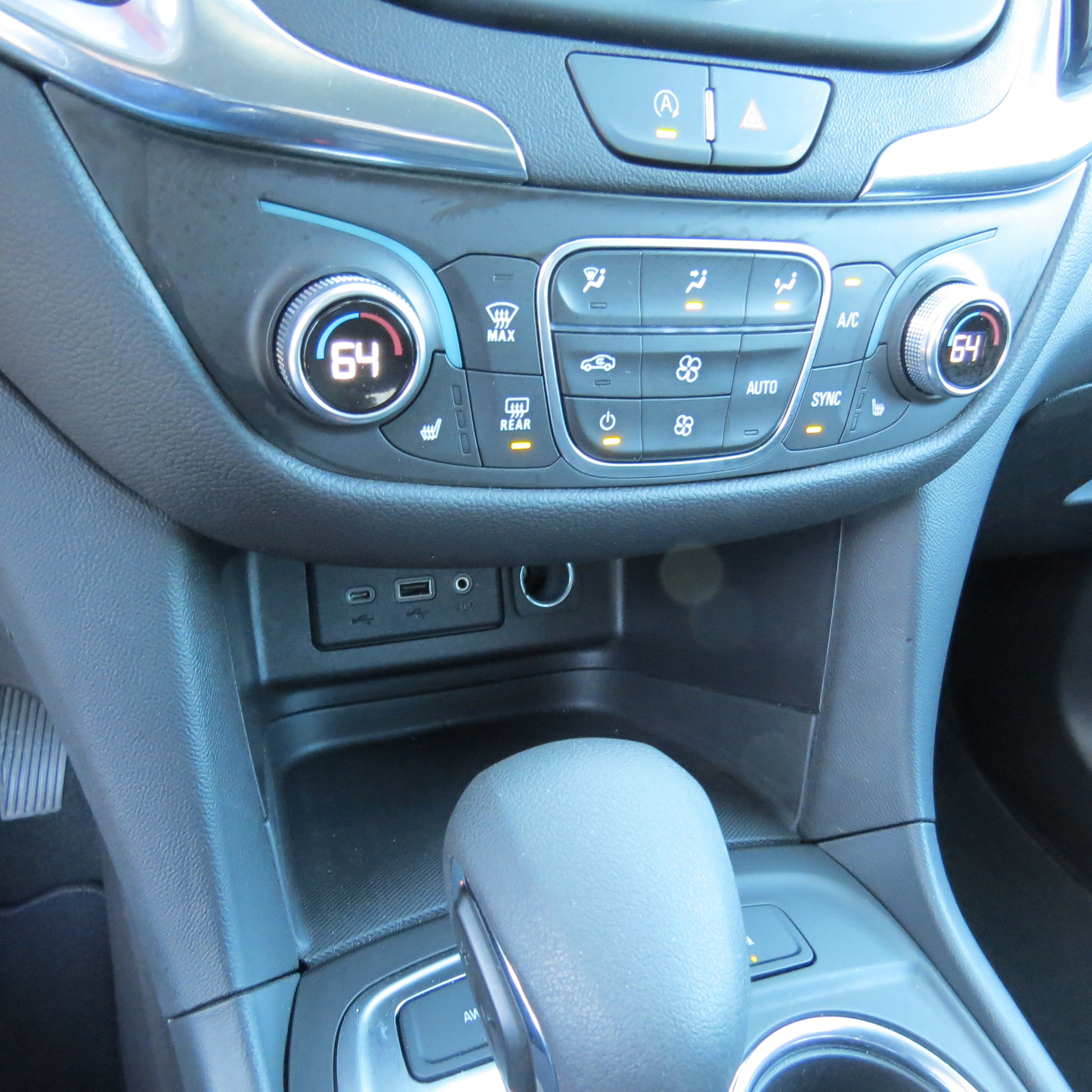 Used 2024 Chevrolet Equinox LT image 23