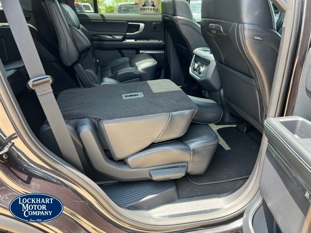 New 2027 Ford Expedition Platinum w/ Stealth Appearance Package RWD image 34