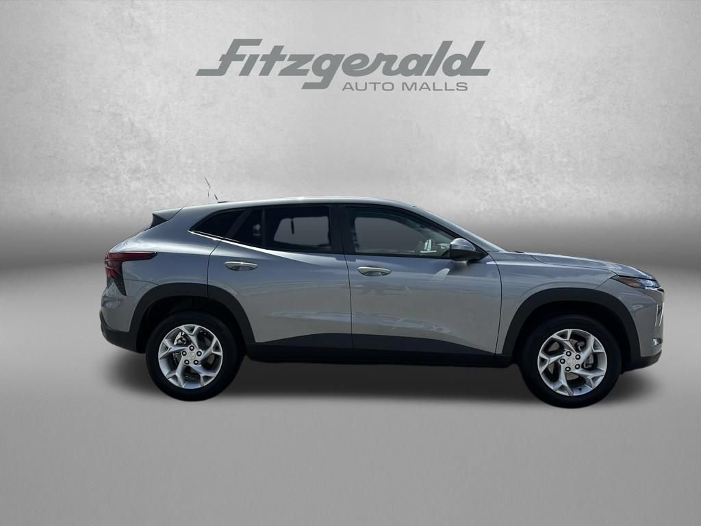 Certified 2025 Chevrolet Trax LS w/ LS Convenience Package FWD image 4