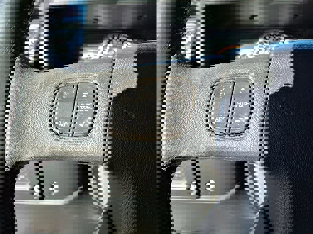 Used 2005 HUMMER H2 SUT w/ Preferred Equipment Group image 22