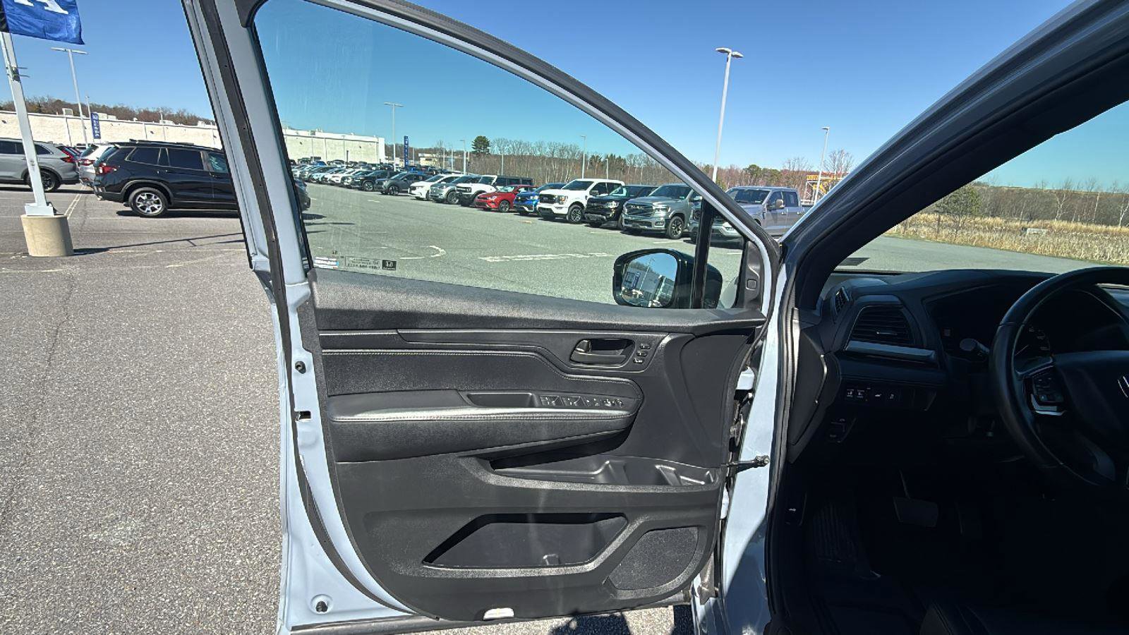 Used 2025 Honda Odyssey Sport-L image 25