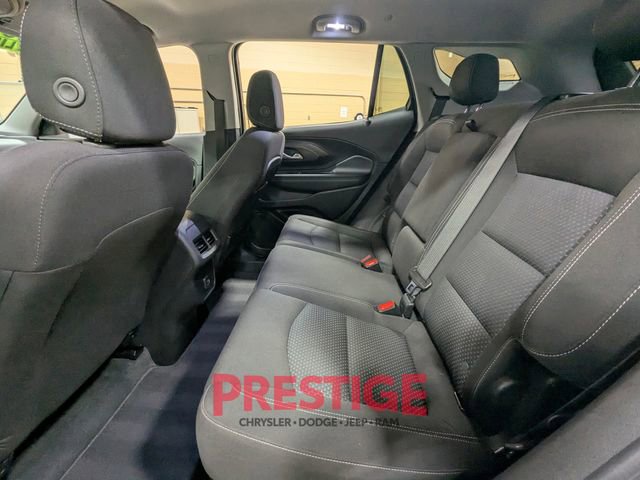 Used 2024 GMC Terrain SLE image 27