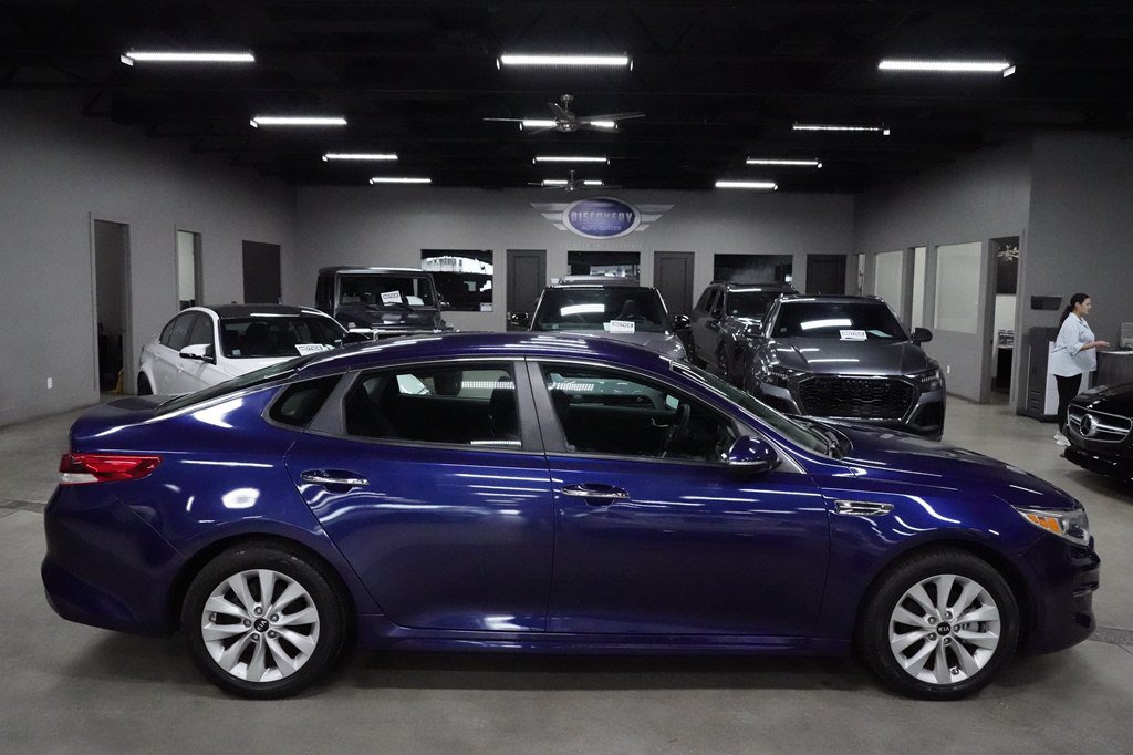 Used 2017 Kia Optima LX FWD image 6