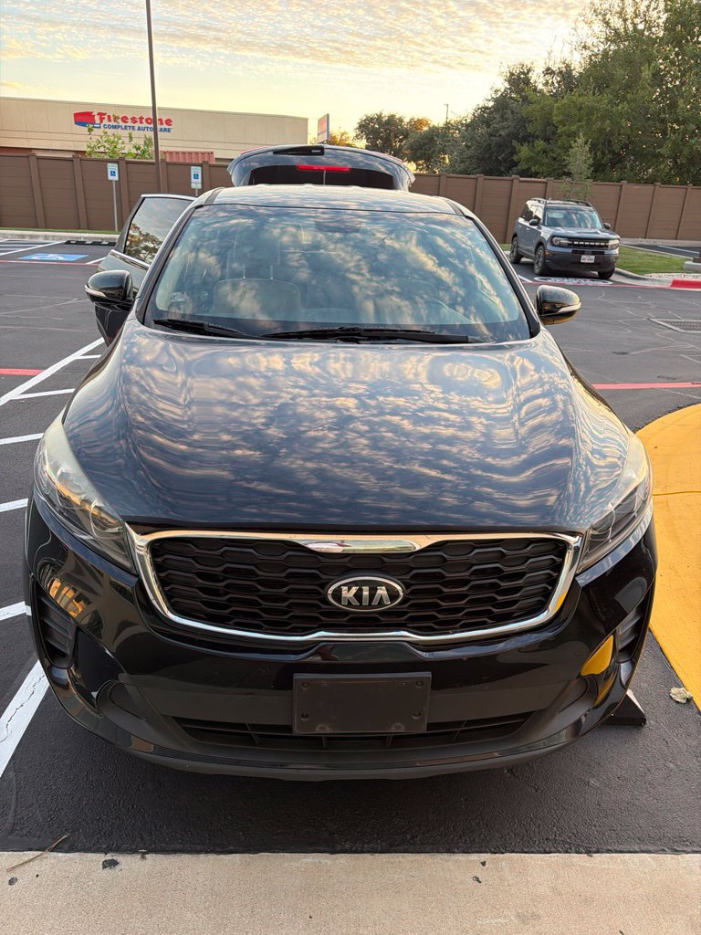 Used 2019 Kia Sorento FWD V6 image 2