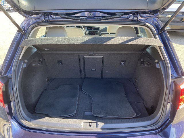 Used 2015 Volkswagen e-Golf SEL Premium image 26