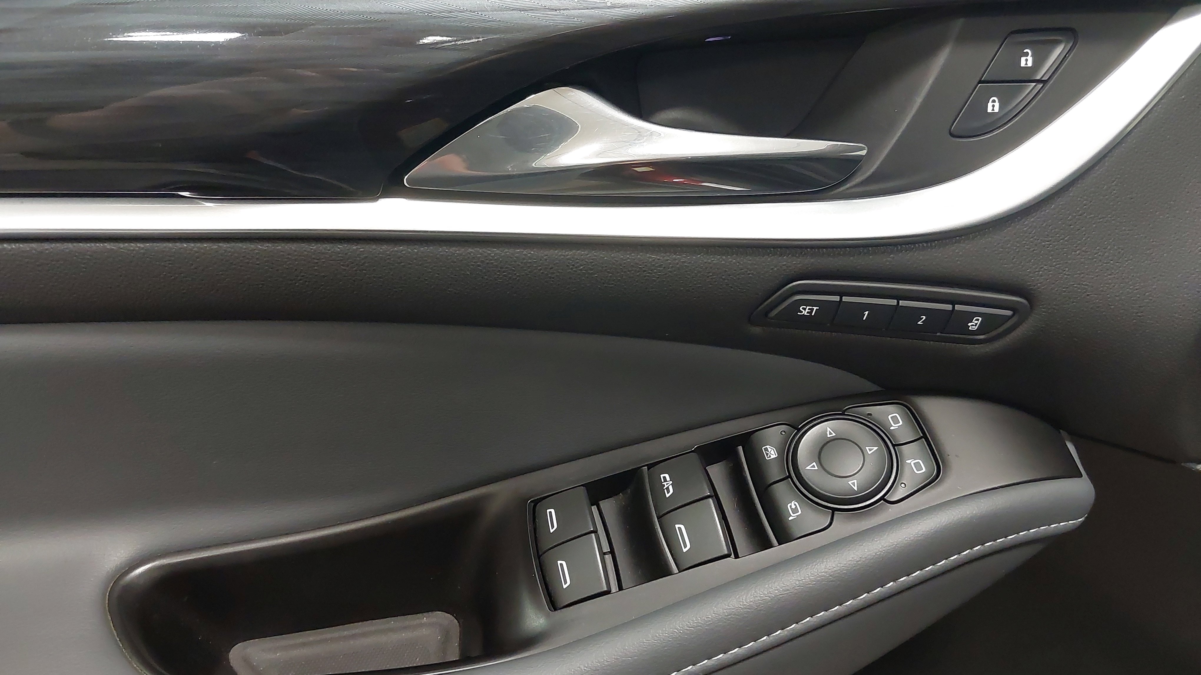 Used 2020 Buick Enclave Premium w/ LPO, Floor Liner Package image 26