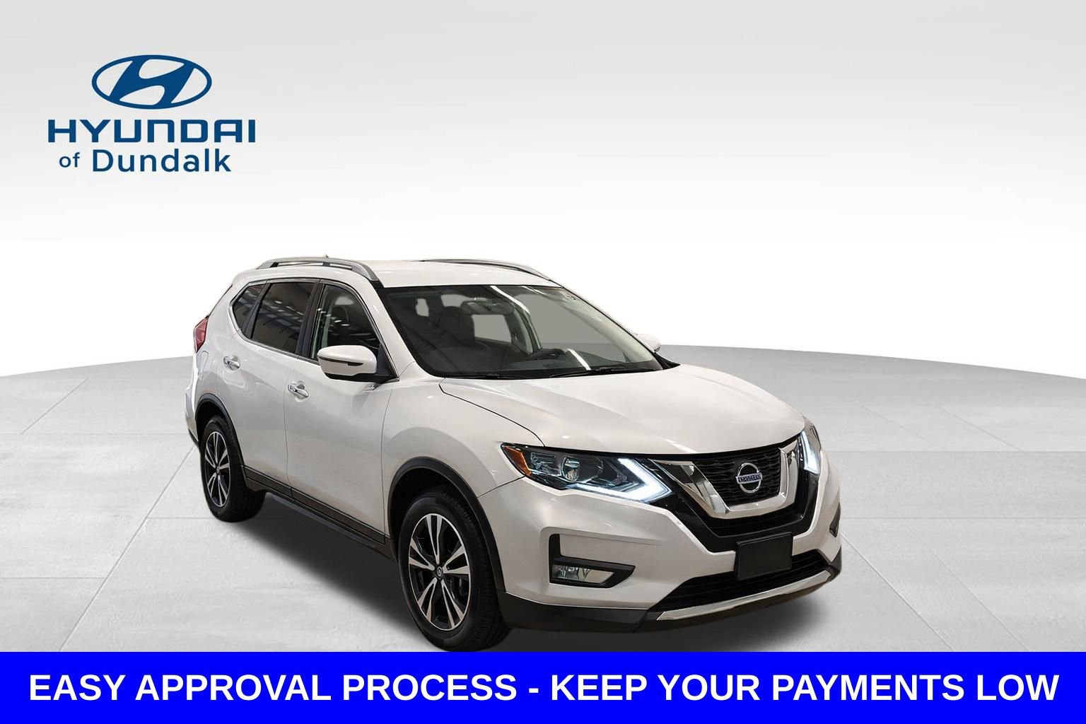 Used 2020 Nissan Rogue SV w/ Sun & Sound Touring Package image 3