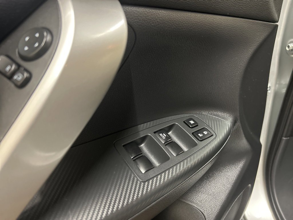 Used 2024 Mitsubishi Eclipse Cross SE image 27