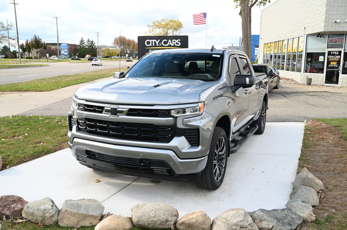 Used 2024 Chevrolet Silverado 1500 RST image 1