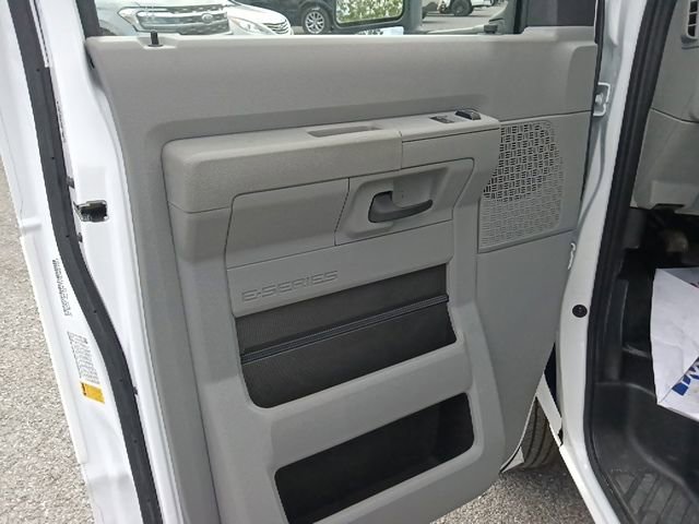New 2026 Ford E-450 and Econoline 450 Super Duty w/ Power Equipment Group RWD image 11