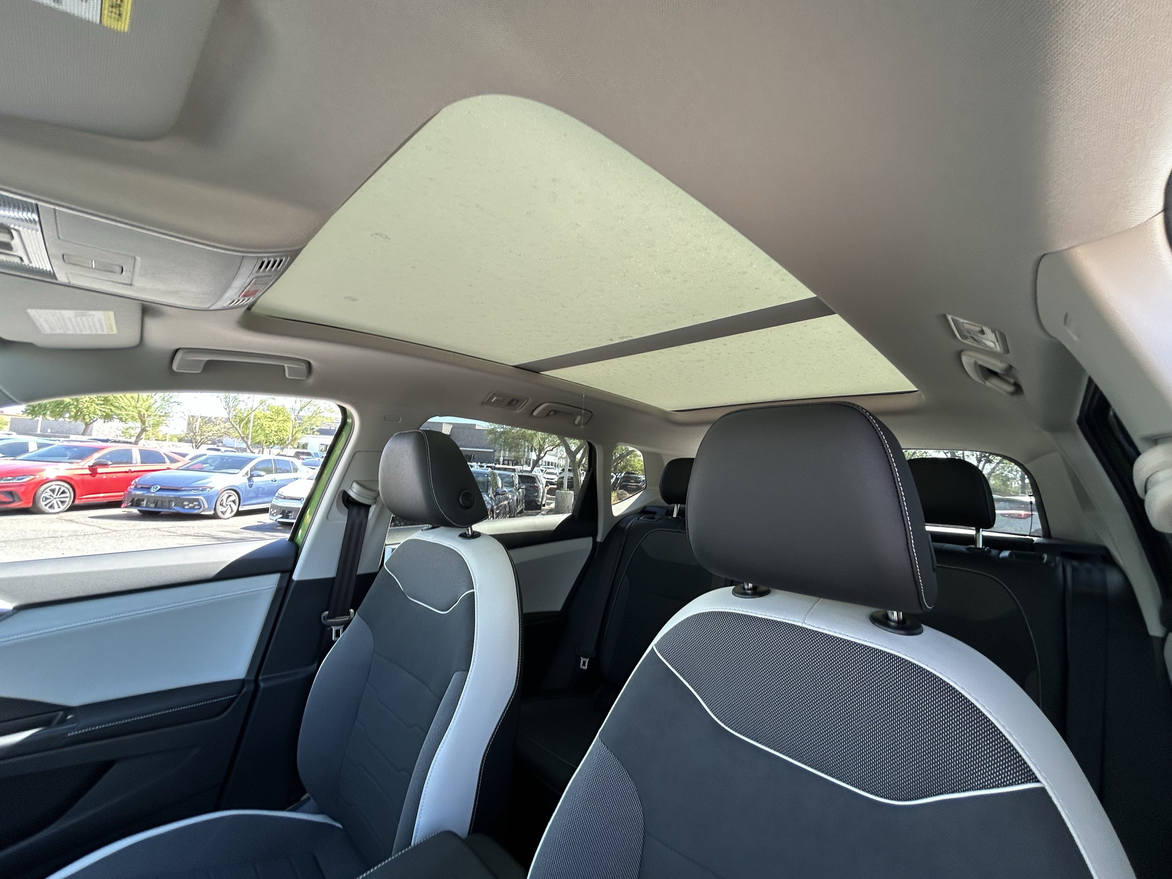 New 2026 Volkswagen Taos SE FWD image 18